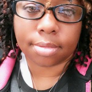 Meet your Posher, Mia